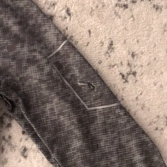 Under Armour Quarter Zip - Picture 3 of 5